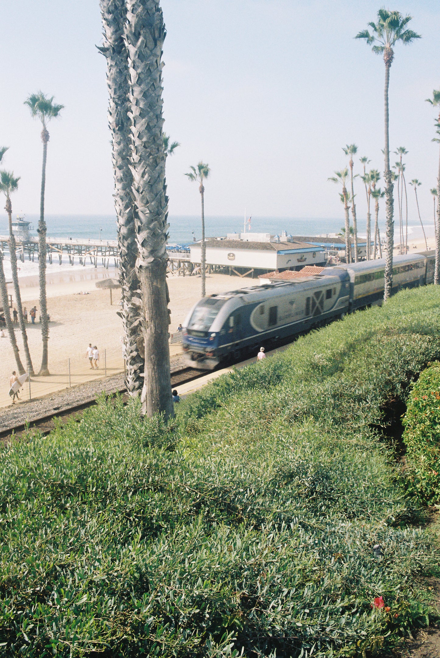 Amtrak Pacific Surfliner passing San Clemente